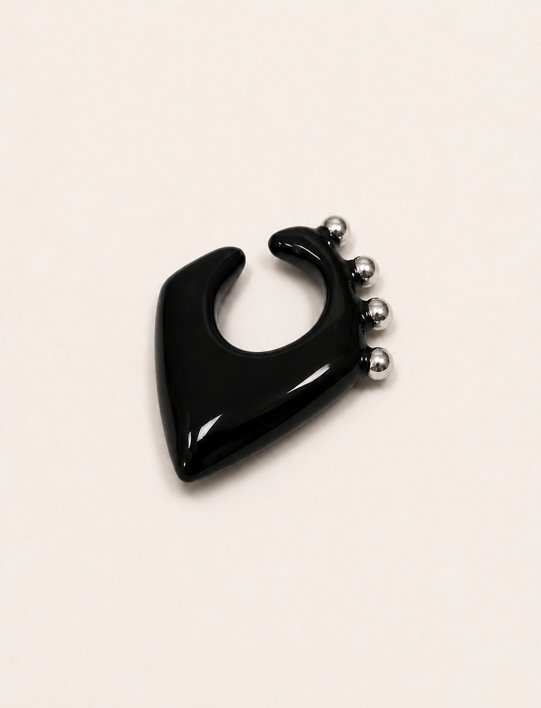 EAR CUFF SURI DOT NEGRO
